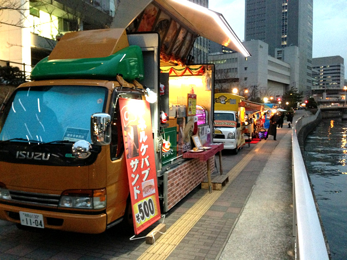 中之島ウエスト　冬ものがたり2012で、ドネルケバブとサンドイッチ販売　（2012/11/23）