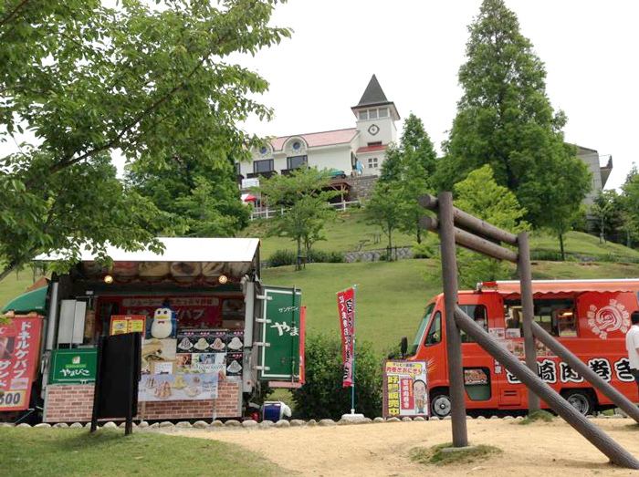 六甲山牧場 「Q.B.Bチーズフェスタ」 で、ドネルケバブ販売！ （2013/6/2）