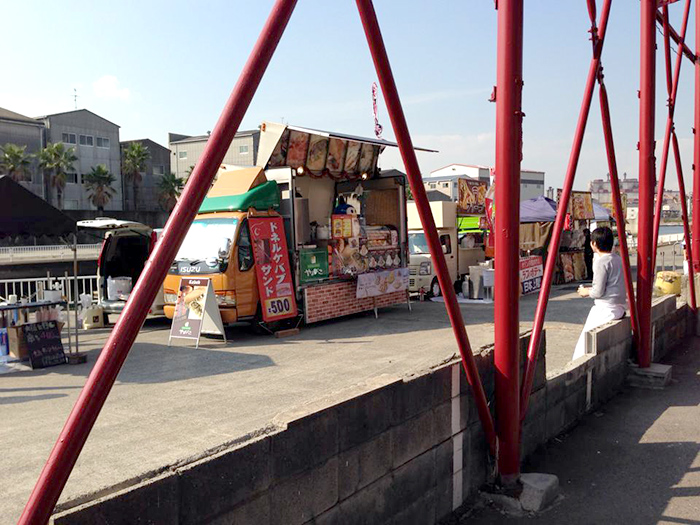 旧 名村造船所跡地 「ラブ フェスタ」 で販売