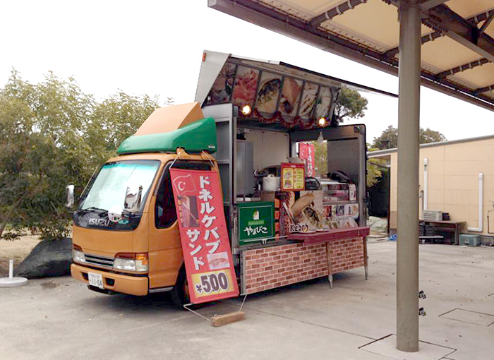 淡路ワールドパークＯＮＯＫＯＲＯでドネルケバブ販売