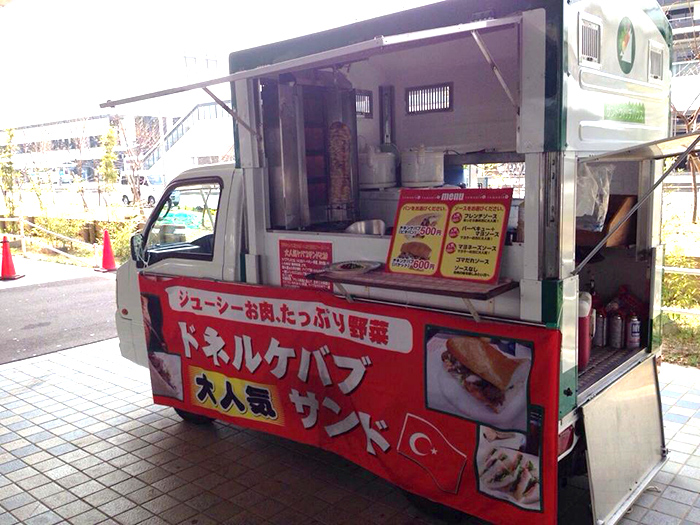 伊丹空港でドネルケバブ販売