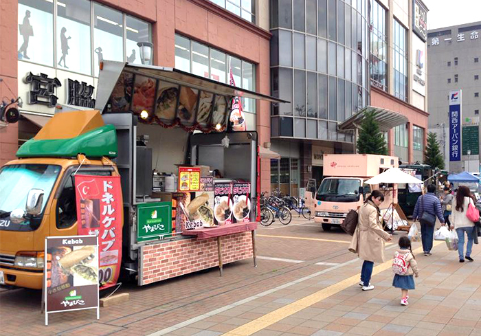 和歌山城前（ダイワロイネットホテル和歌山）でドネルケバブ販売