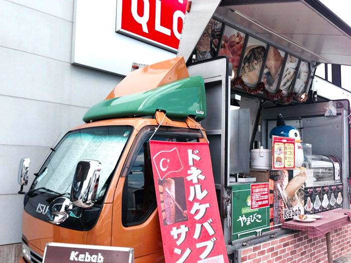 ユニクロ紀の川店様でドネルケバブ販売