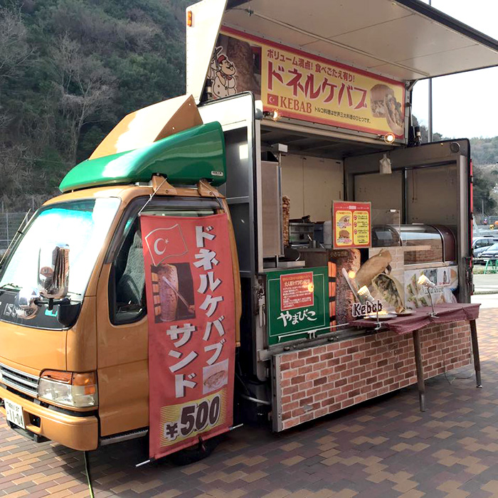 和歌山市ふじと台 ライブハウス シェルター様前でドネルケバブ販売