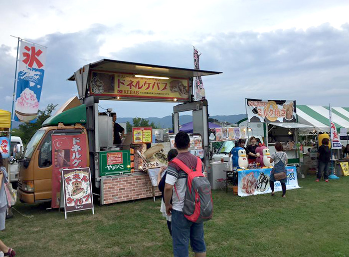 和歌山県岩出市 大宮緑地総合運動公園でドネルケバブ販売