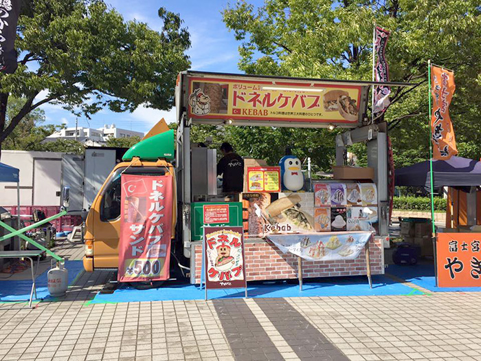 長居スタジアムでドネルケバブ販売