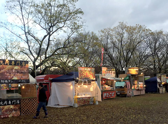「イルミナイト万博X'mas」でドネルケバブ販売