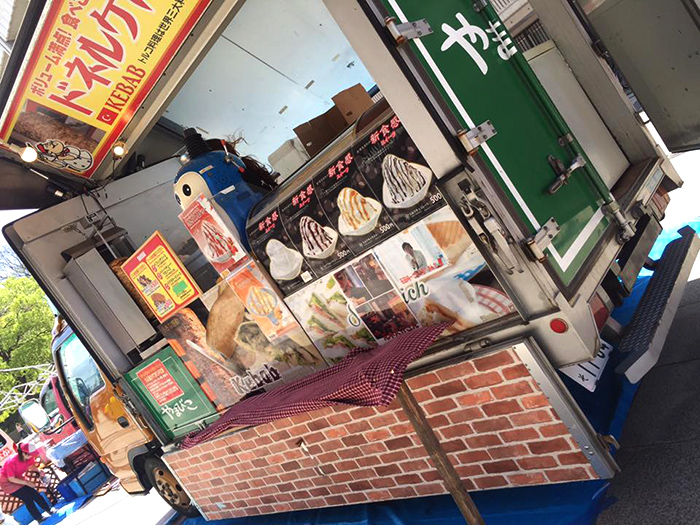 長居スタジアムでドネルケバブ販売