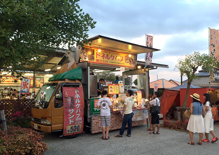 淡路ワールドパークＯＮＯＫＯＲＯでドネルケバブ販売